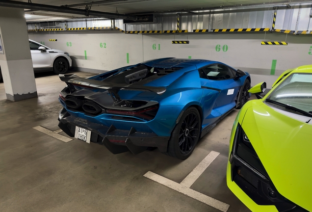 Lamborghini Revuelto SV