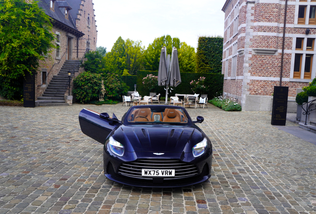 Aston Martin DB12 Volante