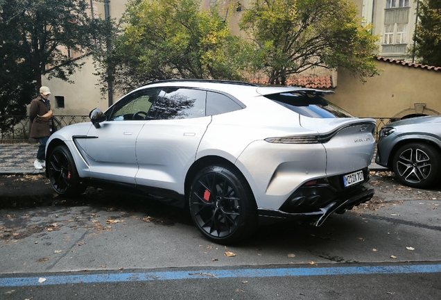 Aston Martin DBX707