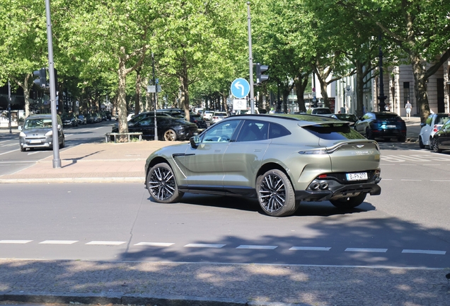 Aston Martin DBX707