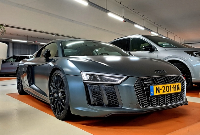 Audi R8 V10 Plus 2015