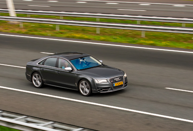 Audi S8 D4
