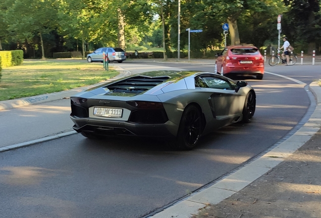Lamborghini Aventador LP700-4 Pirelli Edition