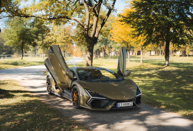 Lamborghini Revuelto