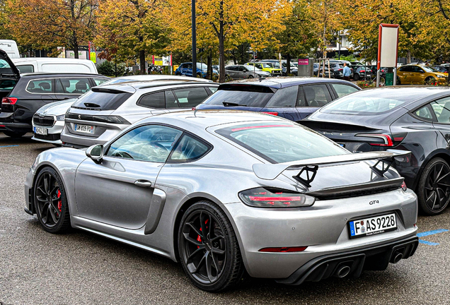 Porsche 718 Cayman GT4