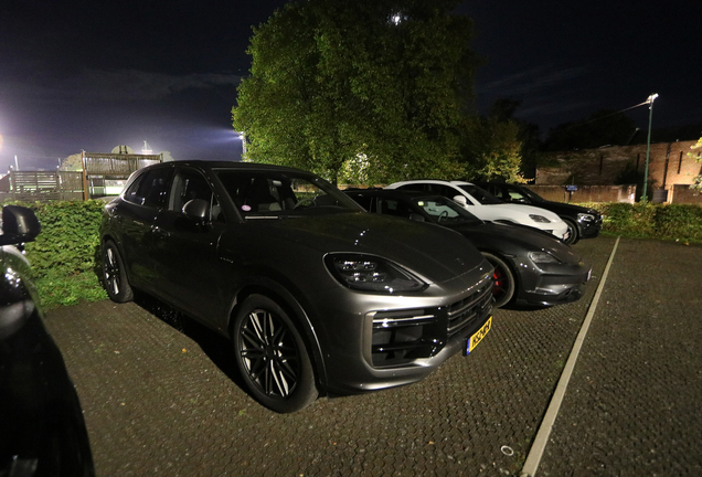 Porsche 9YA Cayenne Turbo E-Hybrid