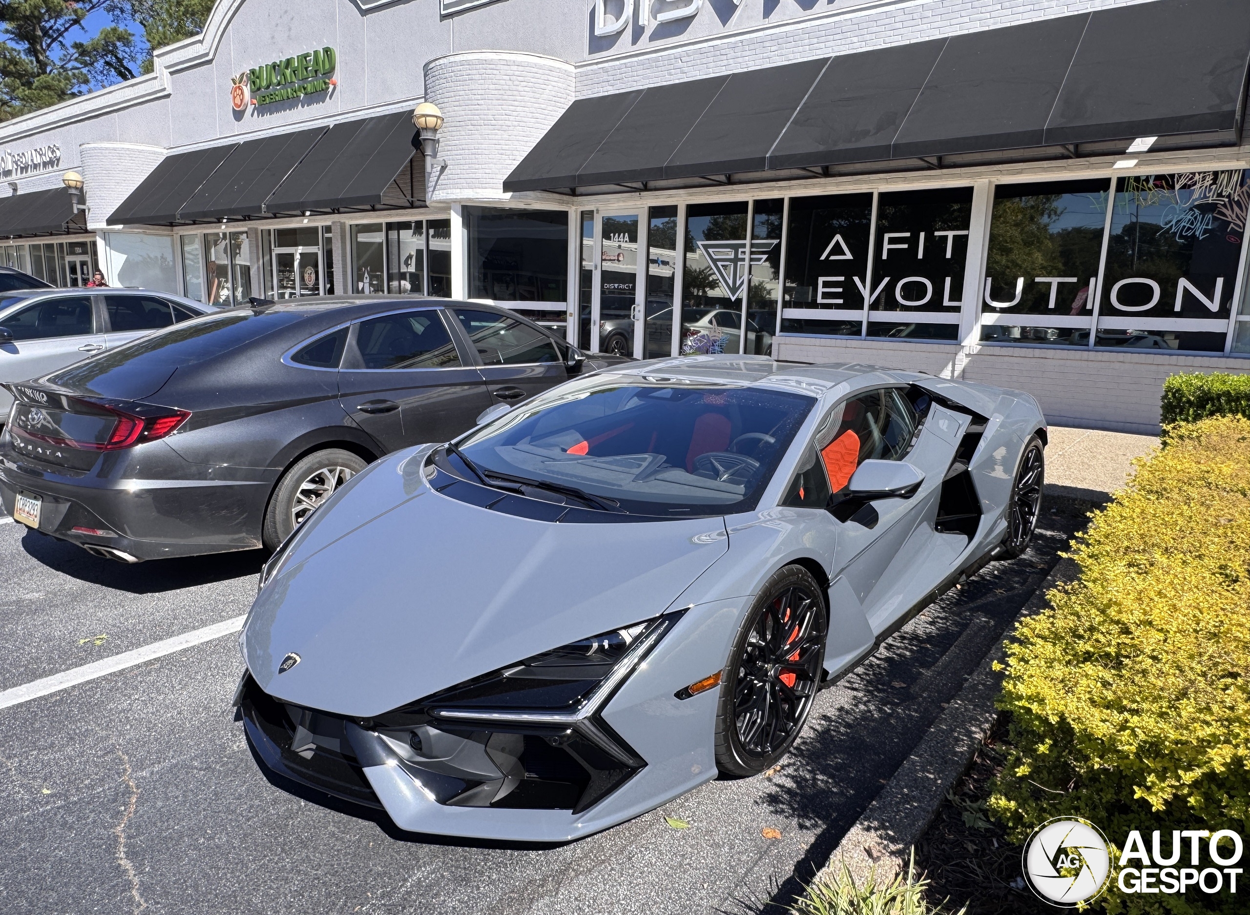 Lamborghini Revuelto