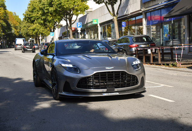 Aston Martin DB12