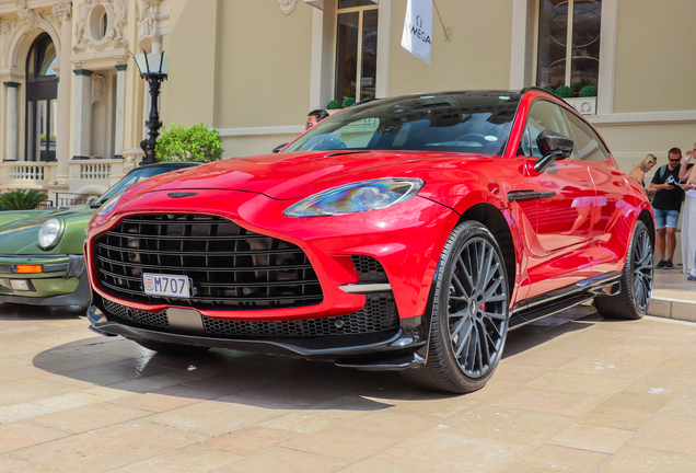 Aston Martin DBX707