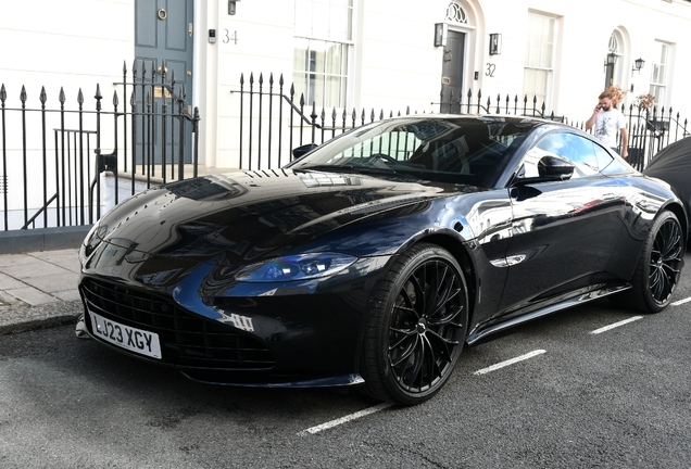 Aston Martin V8 Vantage 2018