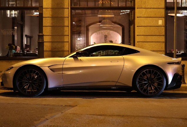 Aston Martin V8 Vantage 2018