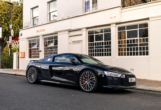 Audi R8 V10 Plus 2015
