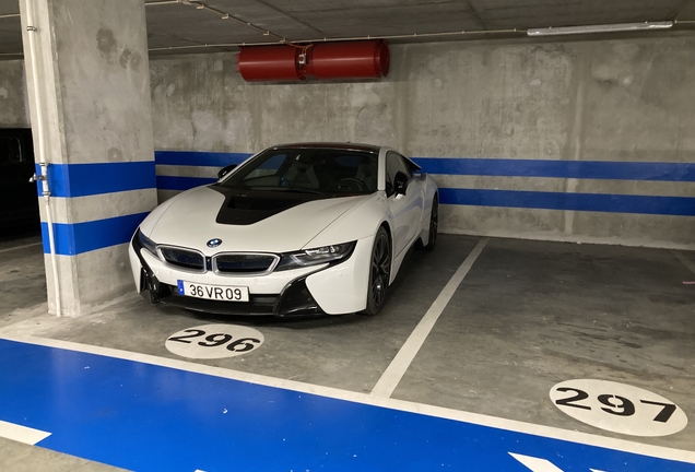 BMW i8