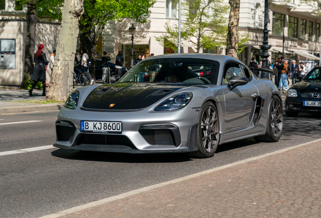Porsche 718 Cayman GT4 RS Weissach Package