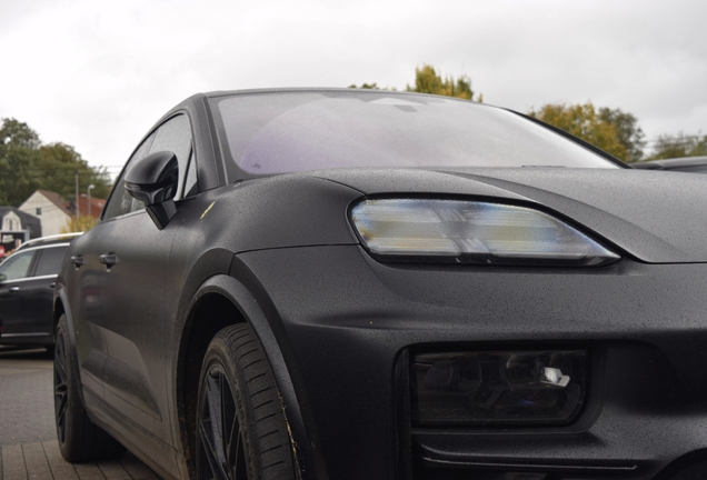 Porsche Macan EV Turbo