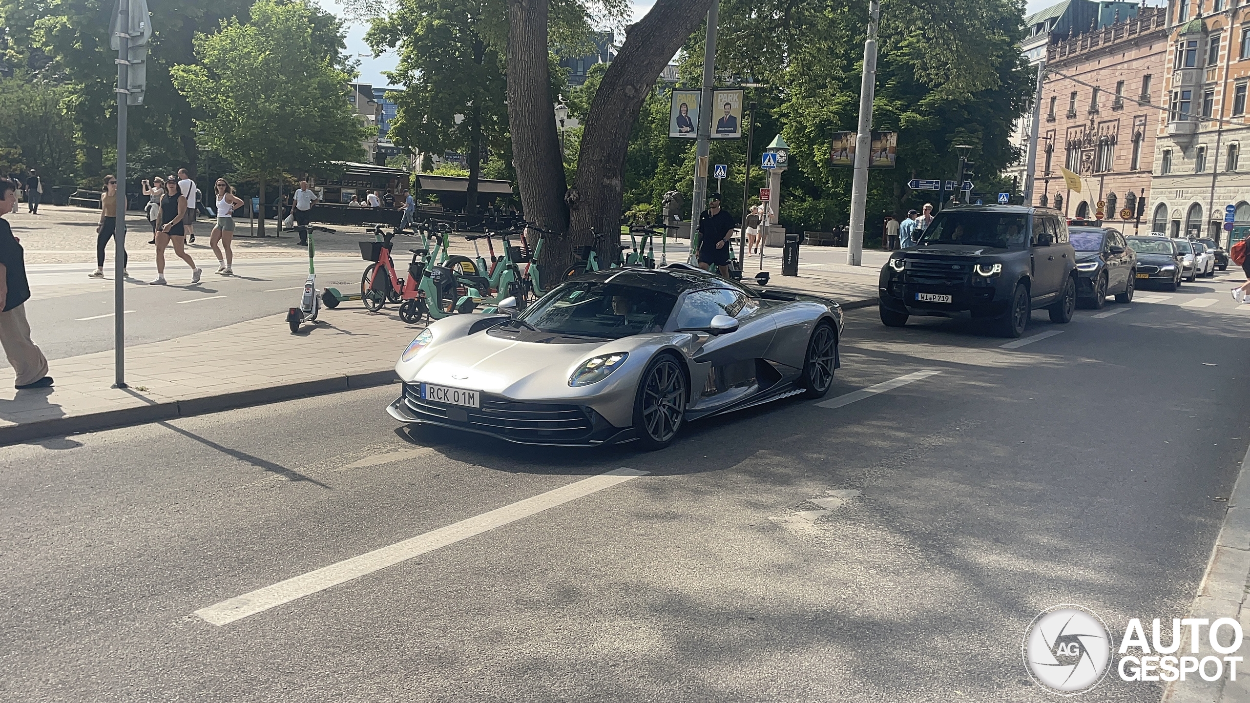 Aston Martin Valhalla