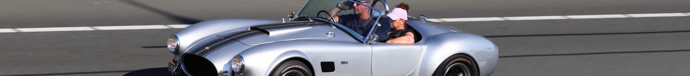 AC Cobra 427
