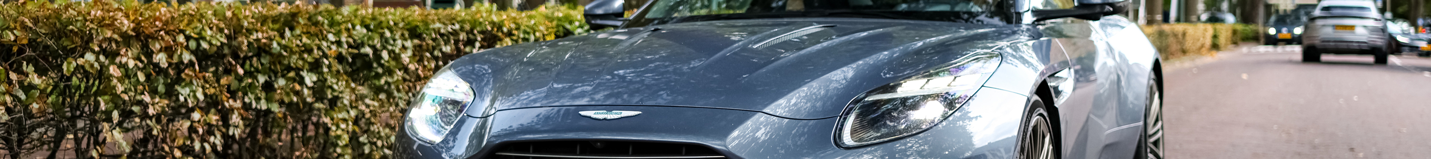 Aston Martin DB12