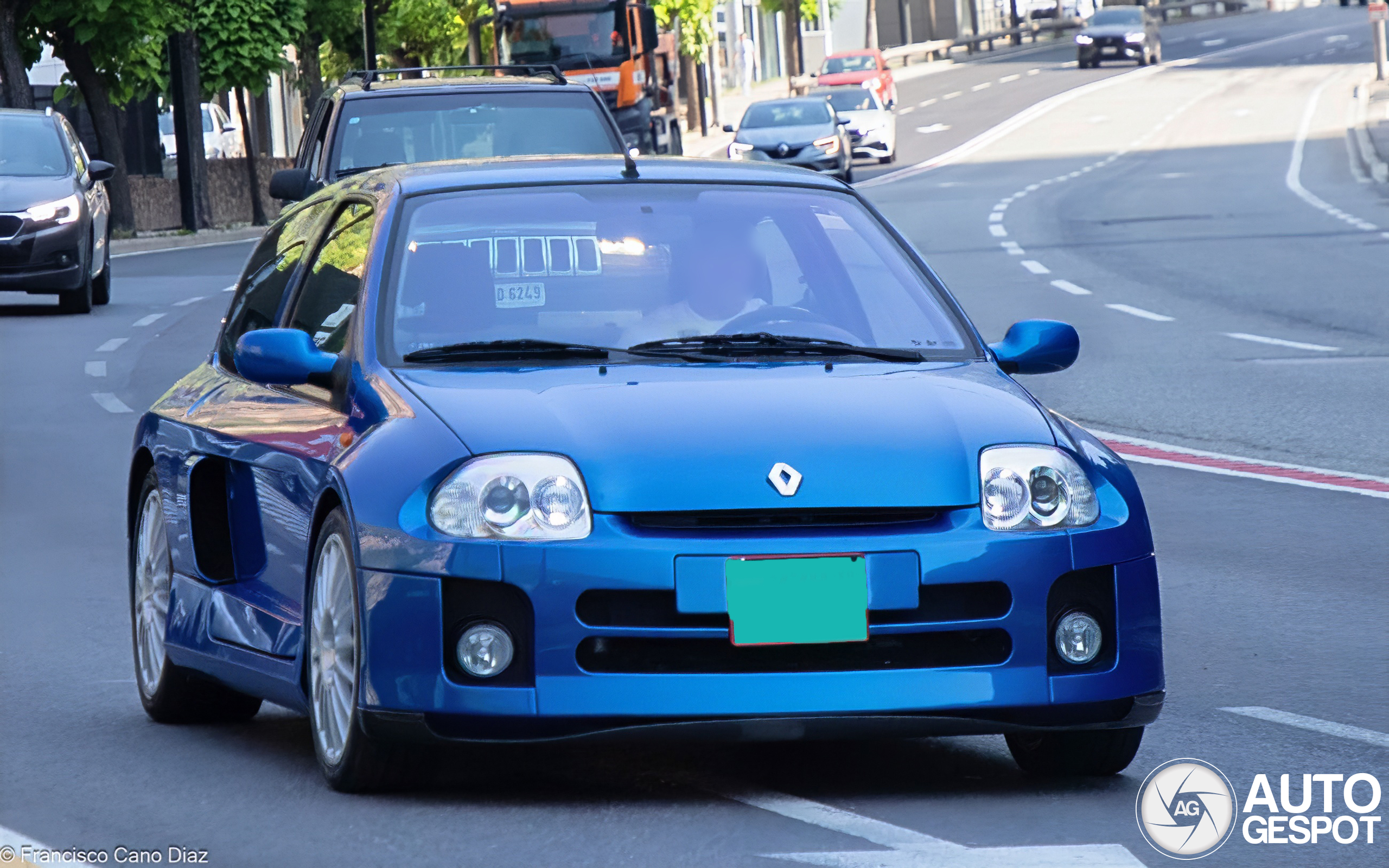 Renault Clio V6