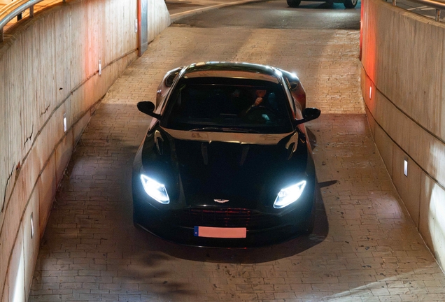 Aston Martin DB11 AMR