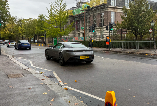 Aston Martin DB11 V8