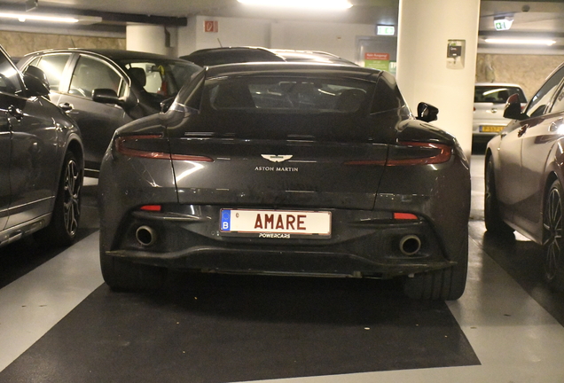 Aston Martin Db12