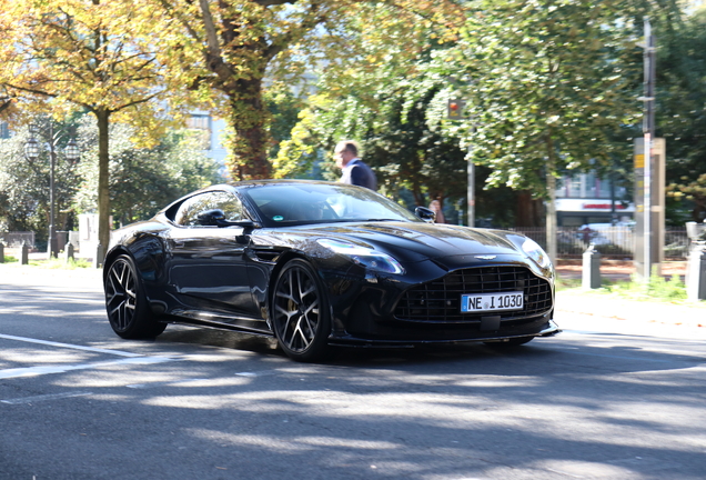 Aston Martin DB12