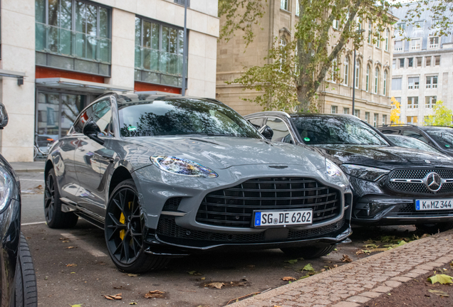 Aston Martin DBX707
