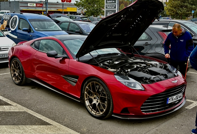 Aston Martin Vanquish 2025