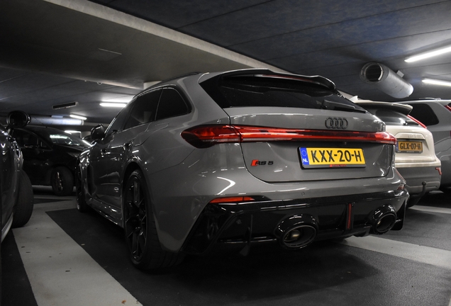 Audi RS5 Avant B10