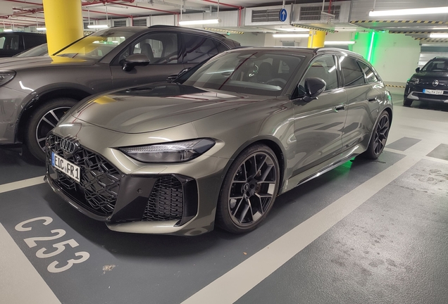 Audi RS5 Avant B10