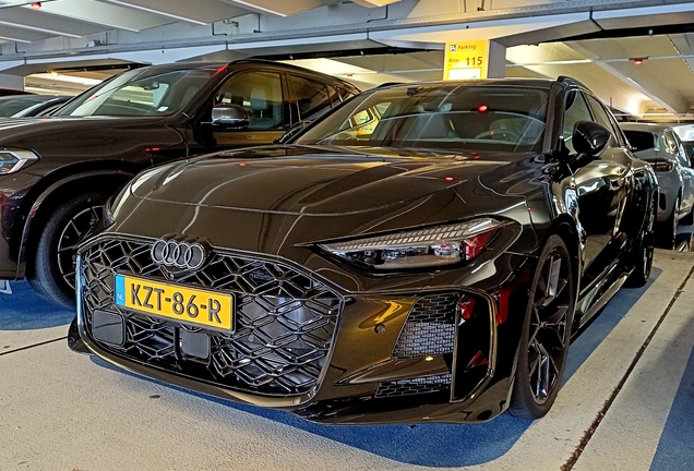 Audi RS5 Avant B10