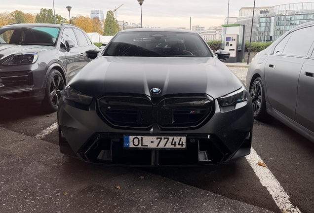 BMW M5 G90