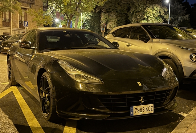 Ferrari GTC4Lusso T