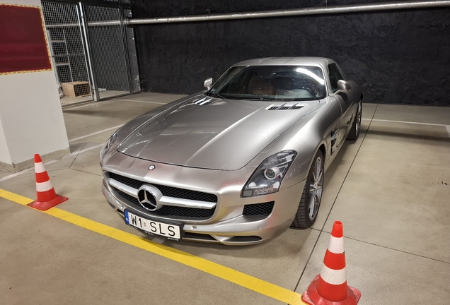 Mercedes-Benz SLS AMG