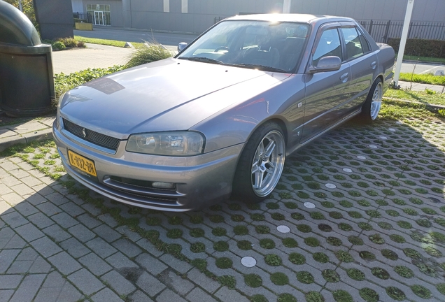 Nissan Skyline R34 Sedan