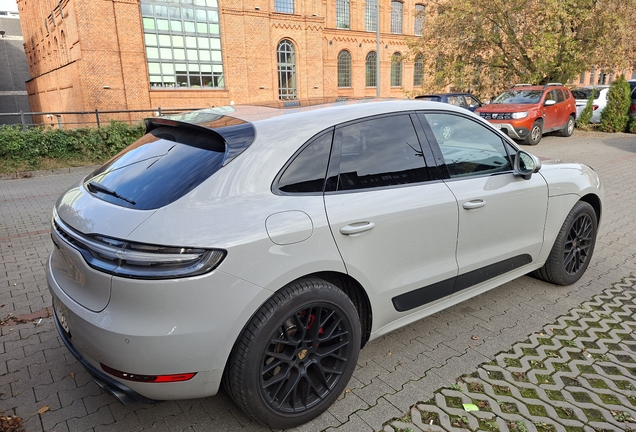 Porsche 95B Macan GTS MkIII
