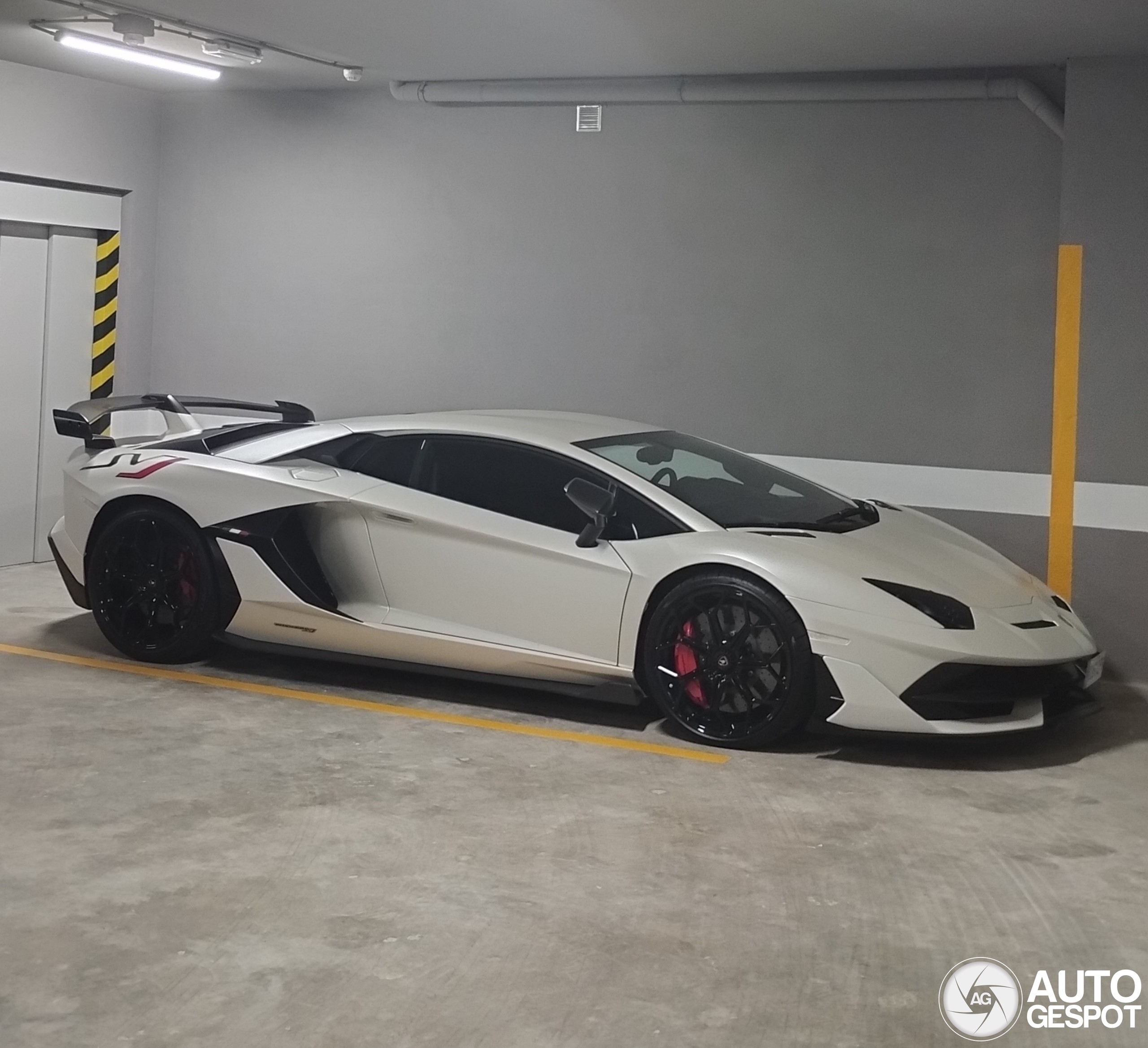 Lamborghini Aventador LP770-4 SVJ