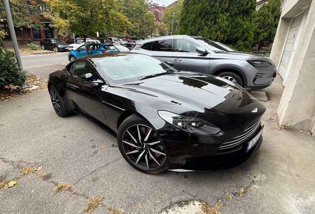 Aston Martin DB11