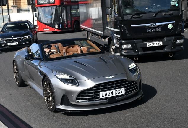 Aston Martin DB12 Volante