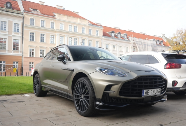 Aston Martin DBX707