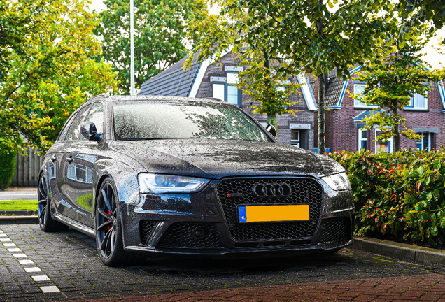 Audi RS4 Avant B8
