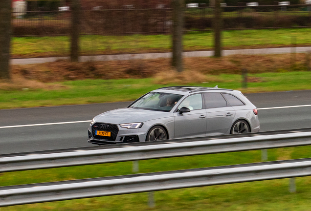 Audi RS4 Avant B9