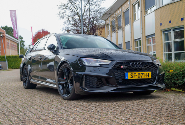 Audi RS4 Avant B9