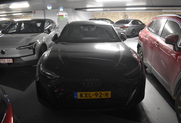 Audi RS5 Avant B10