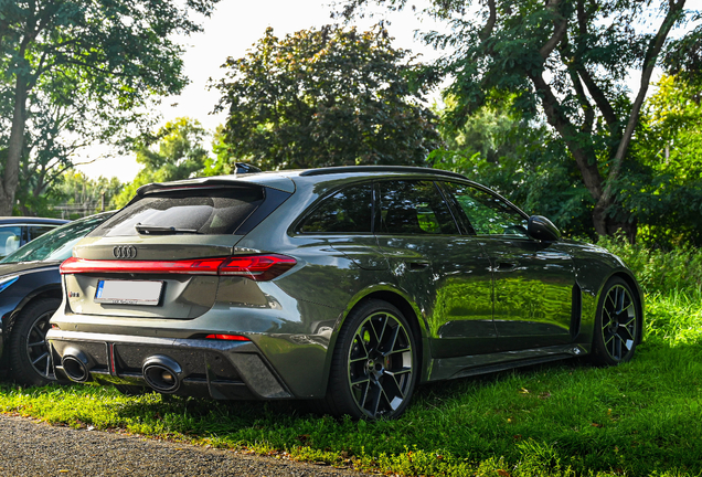 Audi RS5 Avant B10