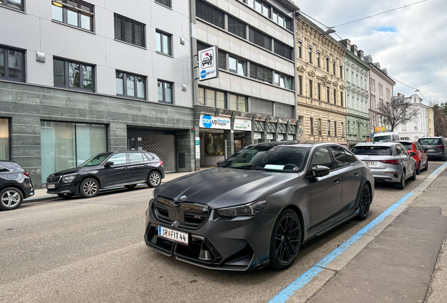 BMW M5 G90