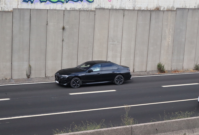 BMW M760e xDrive