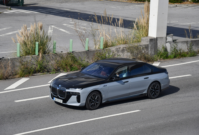 BMW M760e xDrive