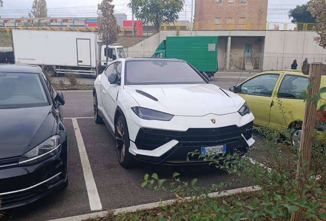 Lamborghini Urus S